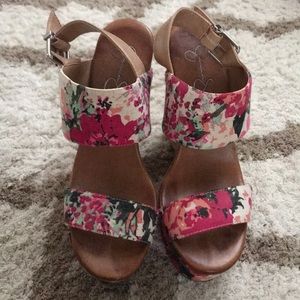 Jessica Simpson wedges